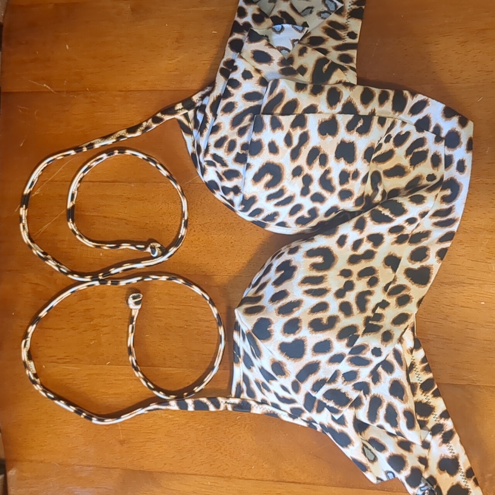 NWOT Victoria Secret Swim Top